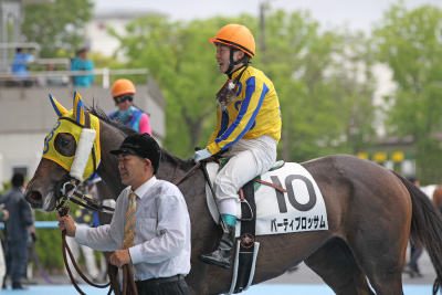 �p�[�e�B�u���b�T��